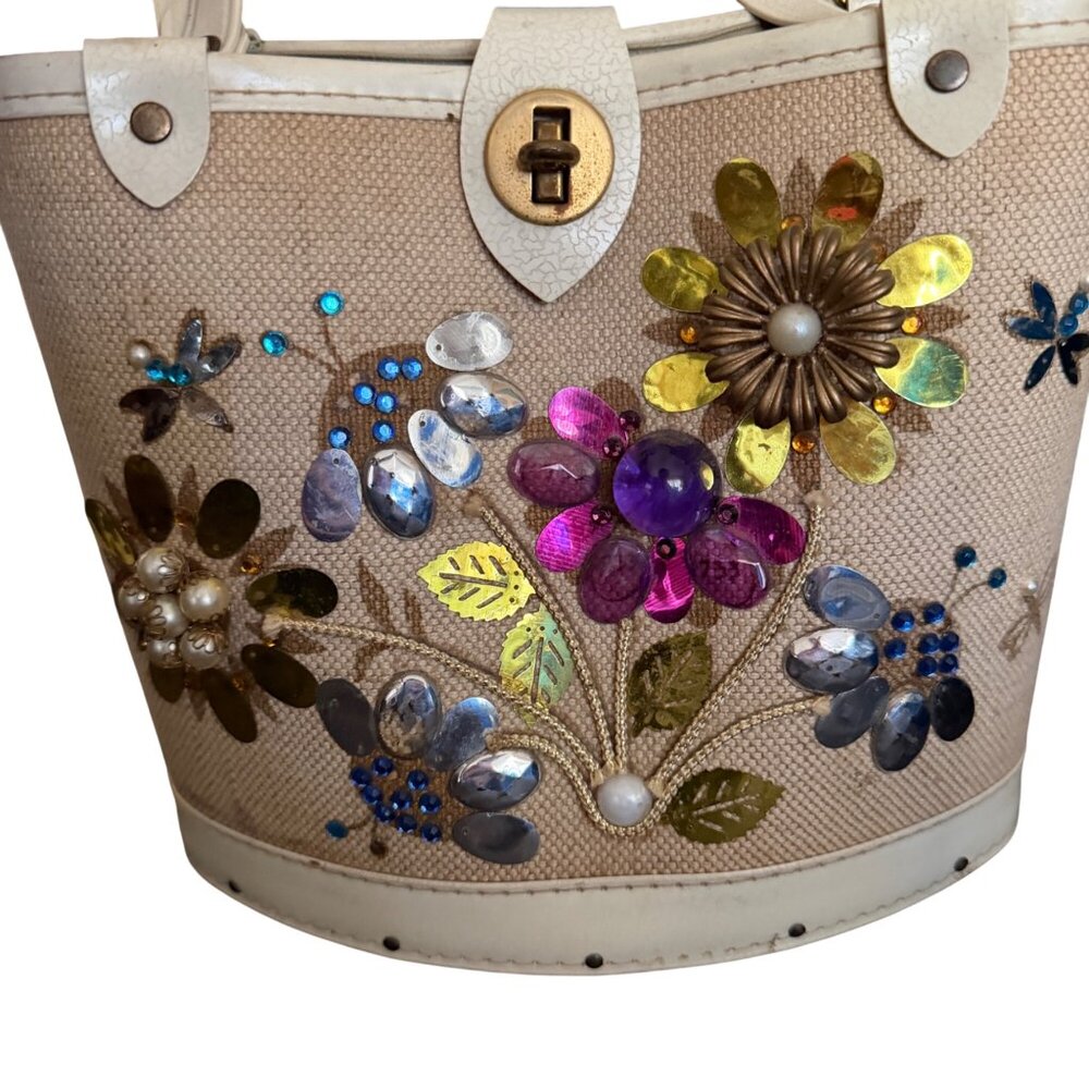 Vintage Floral Handbag With Top Lock Closure - Picture 3 of 8